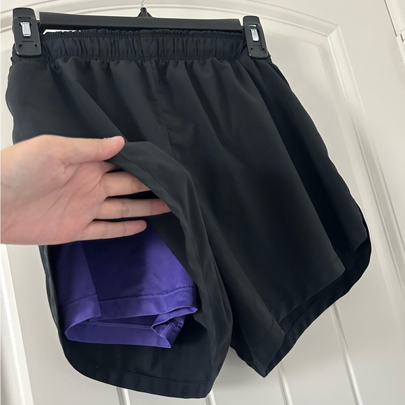 NIKE 2 in 1 Running Shorts Black Purple Dri-Fit Medium Polyester Spandex - Picture 6 of 6